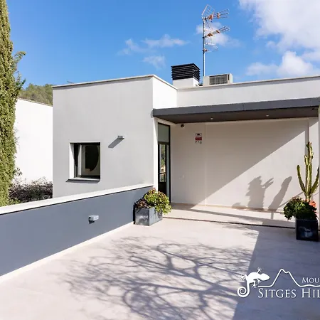 Cool And Stylish Avanti With Private Pool, Beautiful Views And Air Conditioniing Villa Olivella