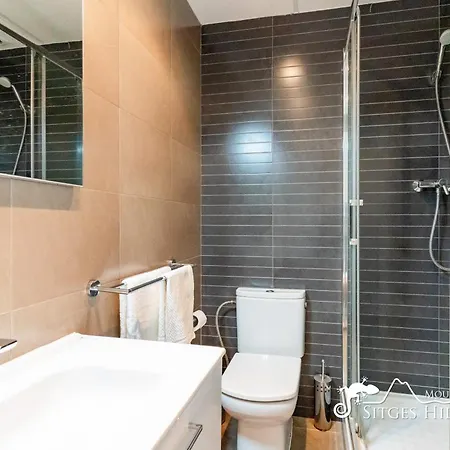 Cool And Stylish Avanti With Private Pool, Beautiful Views And Air Conditioniing Villa