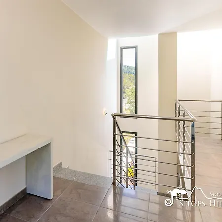 Cool And Stylish Avanti With Private Pool, Beautiful Views And Air Conditioniing Villa *