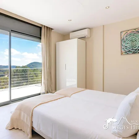 Cool And Stylish Avanti With Private Pool, Beautiful Views And Air Conditioniing Villa