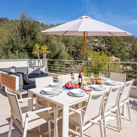 Cool And Stylish Avanti With Private Pool, Beautiful Views And Air Conditioniing Villa
