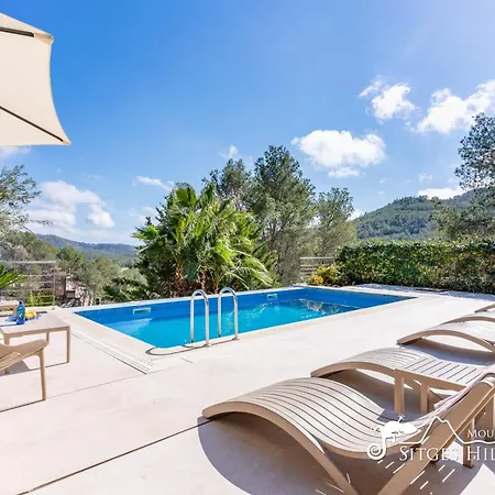 Cool And Stylish Avanti With Private Pool, Beautiful Views And Air Conditioniing Villa